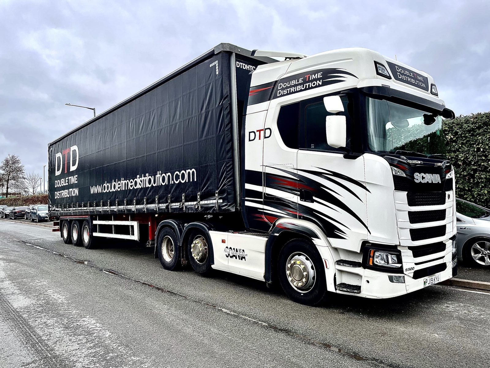 Double Time Distribution Euro 6 curtainsider articulated lorry